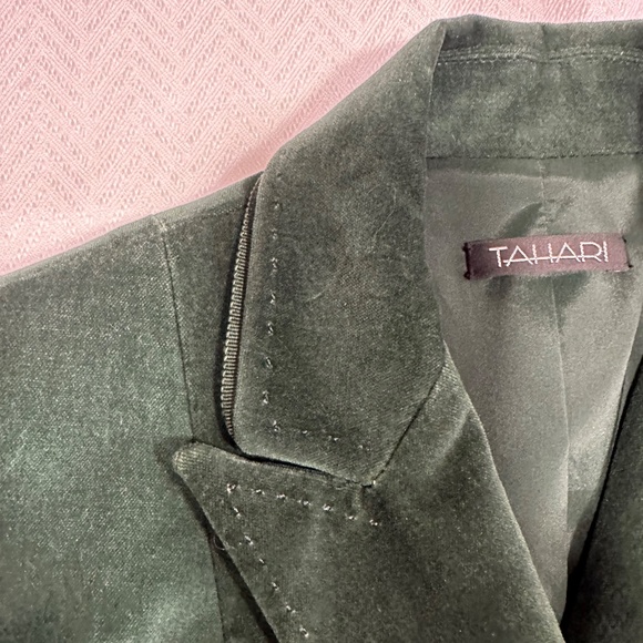 Tahari Velvet Blazer, Size 2, Green - Picture 8 of 8